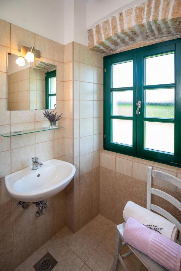Holiday Home Marija - Roj422 By Interhome Zminj ภายนอก รูปภาพ