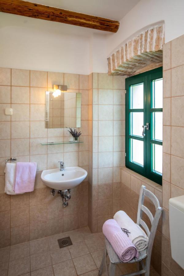 Holiday Home Marija - Roj422 By Interhome Zminj ภายนอก รูปภาพ
