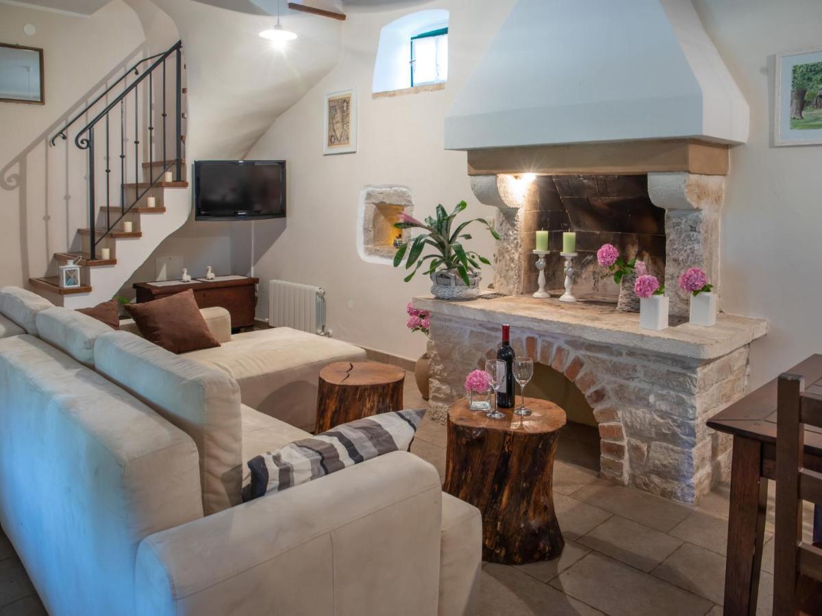 Holiday Home Marija - Roj422 By Interhome Zminj ภายนอก รูปภาพ